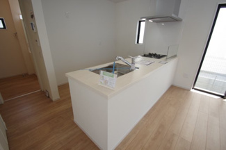 【内観：施工例】 | 【仲介手数料無料！！】府中市分梅町1丁目　新築戸建て（全2棟）1号棟　7399万円 | キッチン