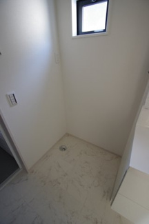 【ランドリースペース】 | 【仲介手数料無料！！】府中市分梅町1丁目　新築戸建て（全2棟）1号棟　6799万円