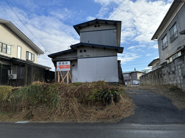 川西町上小松　売地の外観