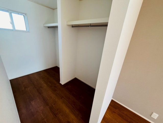 古河市上辺見　全3邸の収納|〇2号棟　ウォークインクローゼット〇
枕棚＋ハンガーパイプ付きで上の空間も最大限活かせる収納です♪
2025年11月撮影