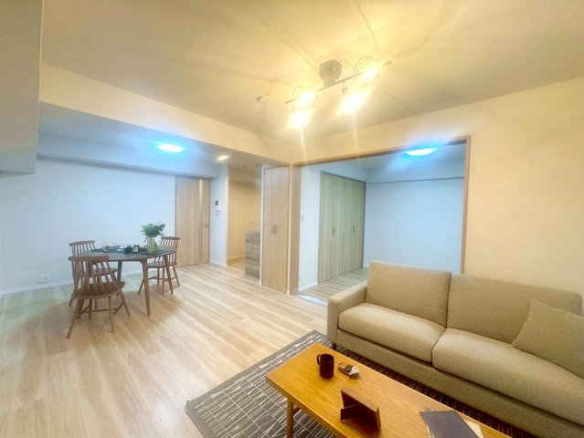 扇サンハイツの居間・リビング