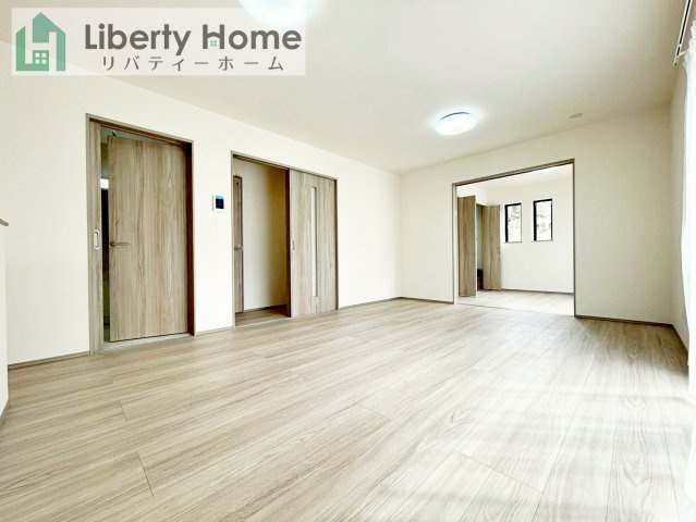 土浦市中高津2丁目931番　新築戸建の前面道路含む現地写真