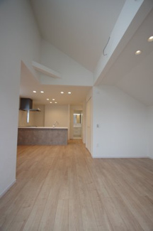 【居間・リビング】 | 【仲介手数料無料！！】府中市分梅町1丁目　新築戸建て（全2棟）2号棟　7199万円