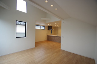 【居間・リビング】 | 【仲介手数料無料！！】府中市分梅町1丁目　新築戸建て（全2棟）2号棟　7199万円