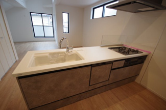 【キッチン】 | 【仲介手数料無料！！】府中市分梅町1丁目　新築戸建て（全2棟）2号棟　7199万円