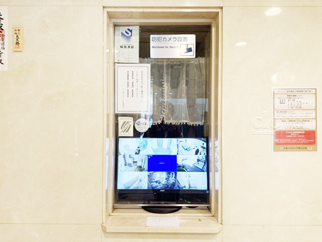 【受付】 | ウィン南千住エクシオン | 管理人さんが勤務する管理室。このマンションがきれいに保たれているのは、もちろん管理人さんのおかげ。～即日のご見学可能～　お問合せはお気軽にどうぞ。