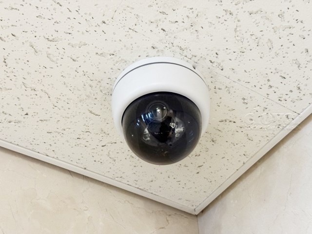 【防犯設備】 | ウィン南千住エクシオン | 建物や敷地の隅々に目を光らせる防犯カメラが設置されています。現地を見学される際には、カメラの存在やその台数にも意識を払ってみてください。～即日のご見学可能～　お問合せはお気軽にどうぞ。