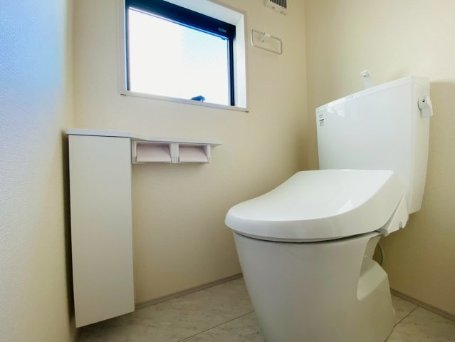 【トイレ】 | 西東京市下保谷２丁目　新築戸建て　１号棟 | デザイン性と機能性を兼ね備えスタイリッシュで上質なトイレ空間