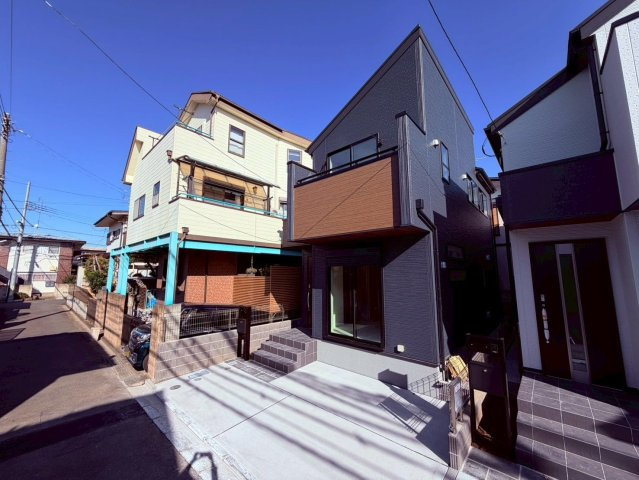 【外観】 | 西東京市下保谷２丁目　新築戸建て　１号棟 | 光と風に包まれる外観は、住む人をやさしく迎えます