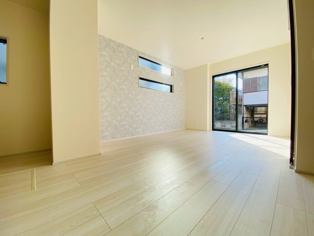 【居間・リビング】 | 西東京市下保谷２丁目　新築戸建て　１号棟 | 広々としたLDKは、家族みんながゆったり過ごせる空間