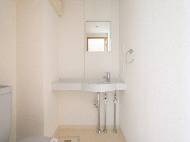 ジュネス東住吉弐番館の独立洗面台