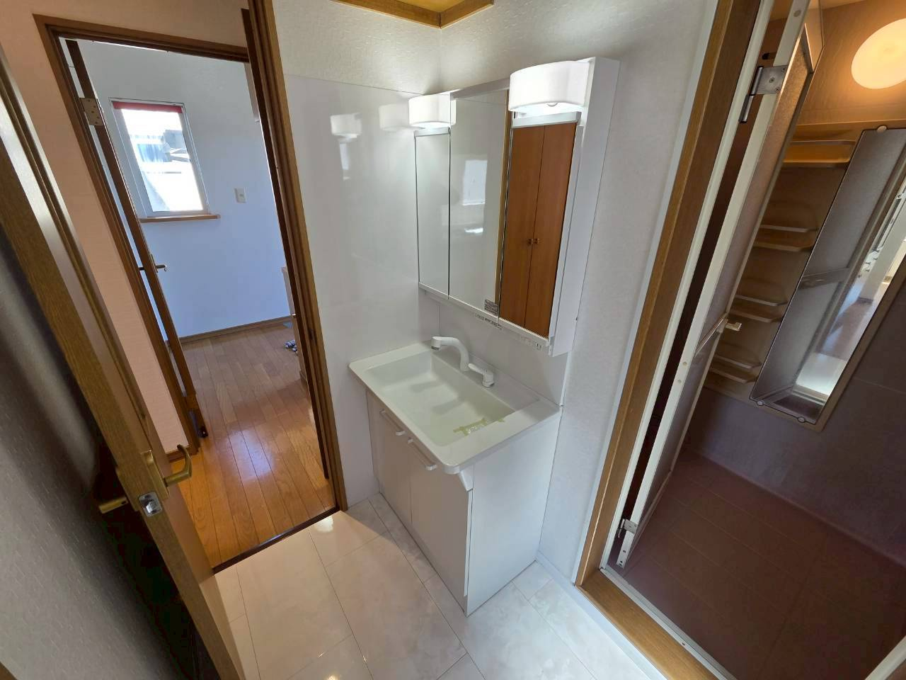 昭和北2丁目　ドッグラン付き中古住宅の独立洗面台