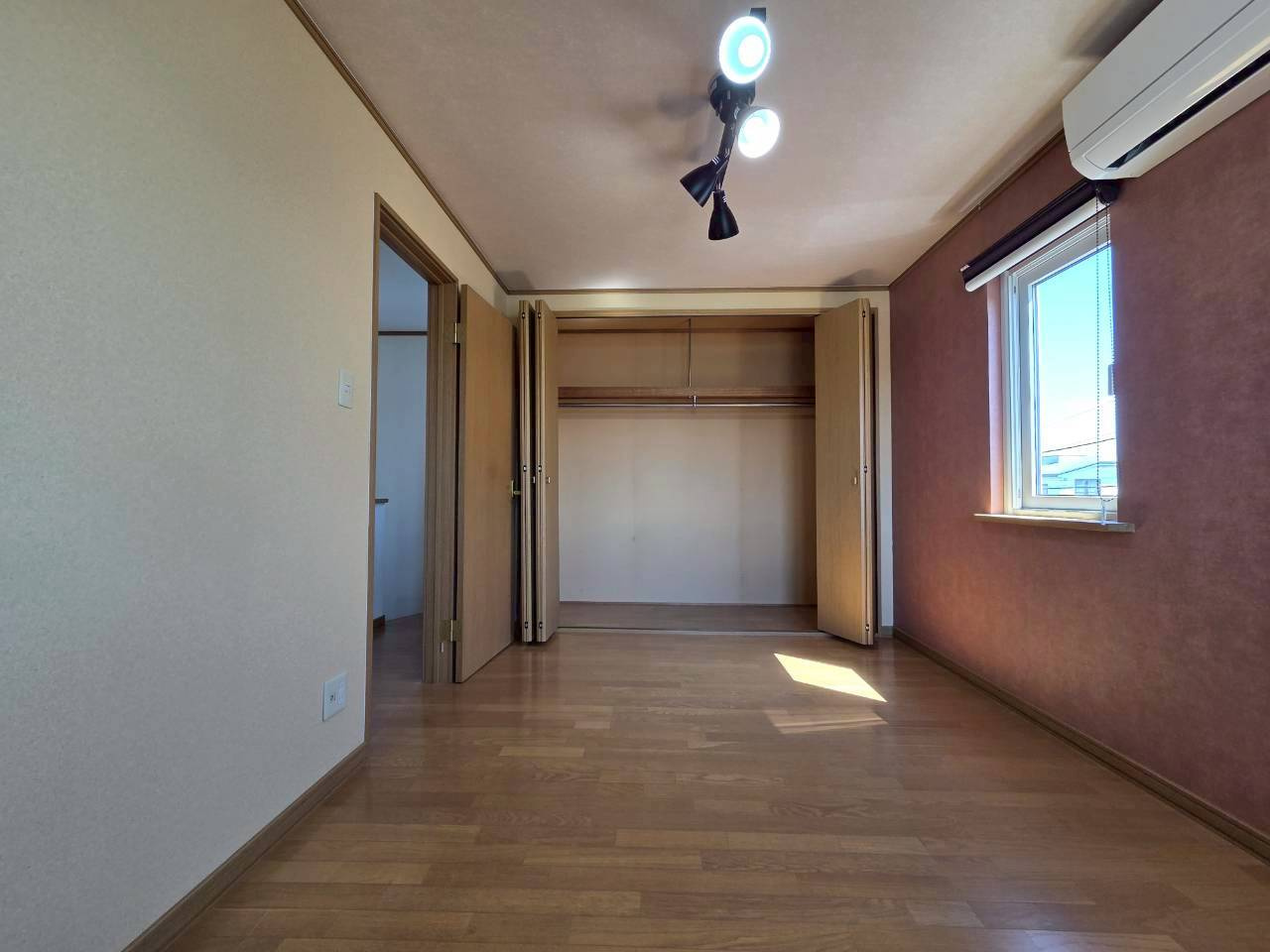 昭和北2丁目　ドッグラン付き中古住宅の洋室