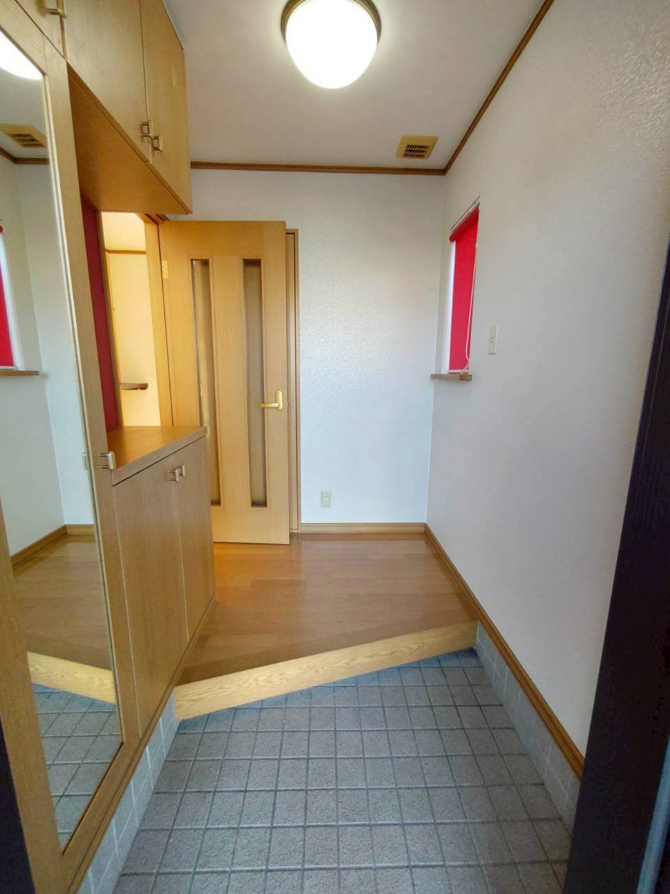 昭和北2丁目　中古住宅の玄関