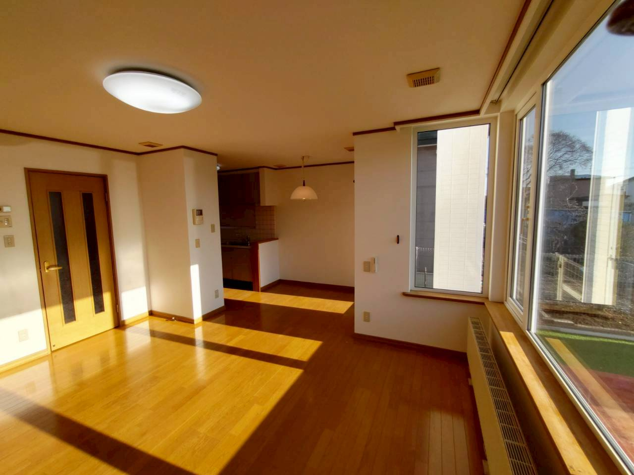 昭和北2丁目　中古住宅の居間・リビング