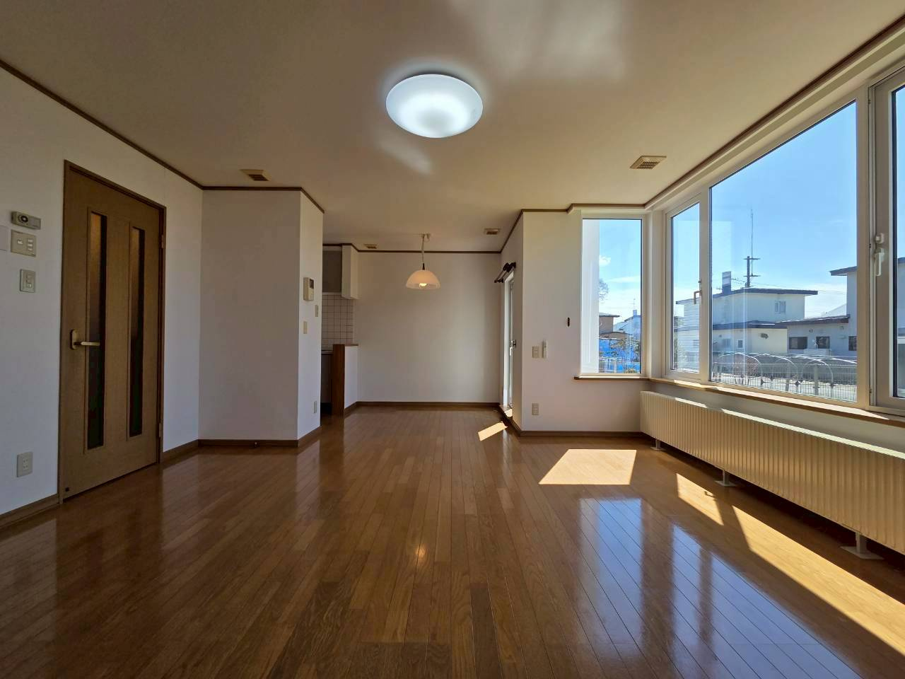 昭和北2丁目　ドッグラン付き中古住宅の居間・リビング