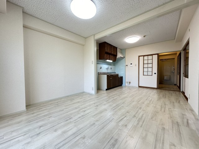 【居間・リビング】 | 第2スカイハイツタカラ | ※同タイプ間取り、別のお部屋の写真です。