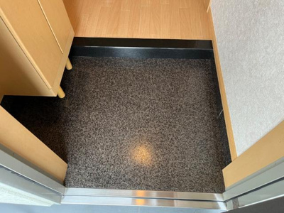 【洋室】 | Grande Rio Ⅱ | 玄関先です。