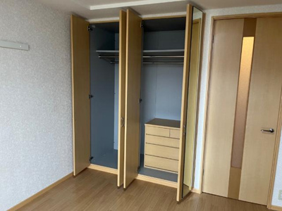 【洋室】 | Grande Rio Ⅱ | クローゼット内部