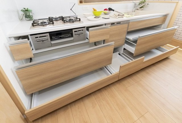 【その他】 | ライフフィールド岸城町　12号地 | 【第1種換気システム】天井裏に設置した熱交換気ユニットやダクトで換気を行うシステム（パナソニック製）。各部屋の天井に吹出しがついています。（同仕様の構造）