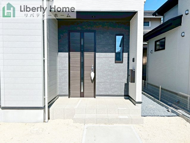 水戸市元吉田町14期　新築戸建　1号棟のエントランス