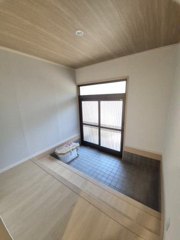 【玄関】 | 北古世町二丁目一戸建