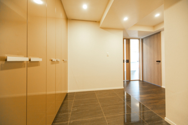 パークアクシスプレミア表参道の玄関|※写真は同タイプ住戸です。