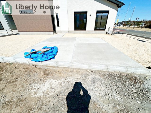 水戸市元吉田町14期　新築戸建　2号棟の駐車場