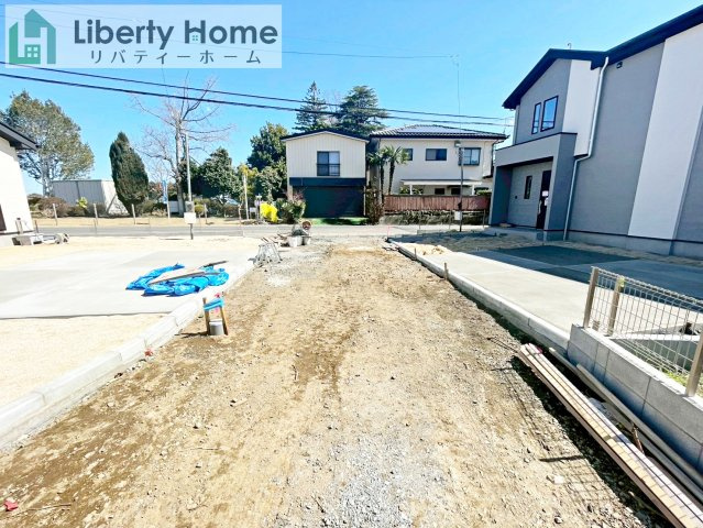 水戸市元吉田町14期　新築戸建　3号棟の前面道路含む現地写真