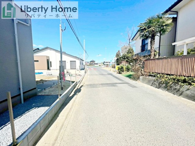 水戸市元吉田町14期　新築戸建　3号棟の前面道路含む現地写真