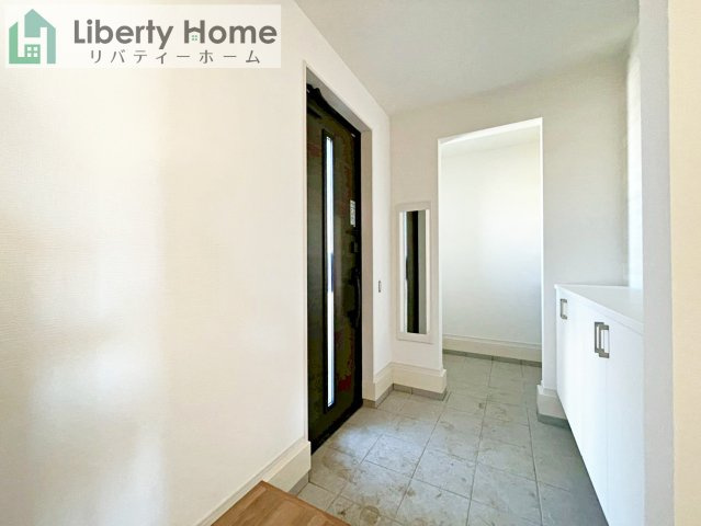 水戸市元吉田町14期　新築戸建　3号棟の玄関