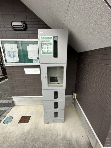 セレニール黒笹のエントランス