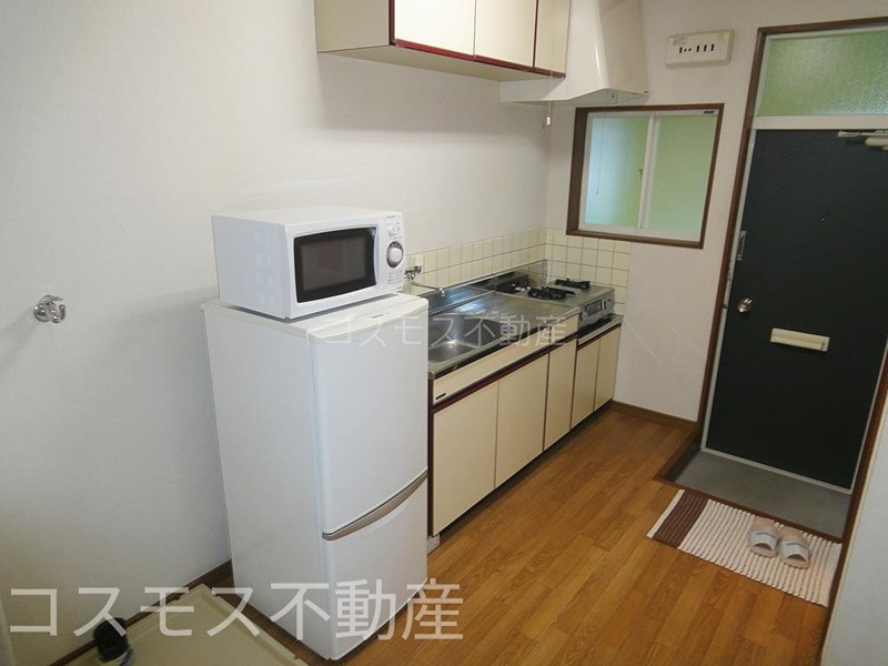 小山エビスコーポの玄関