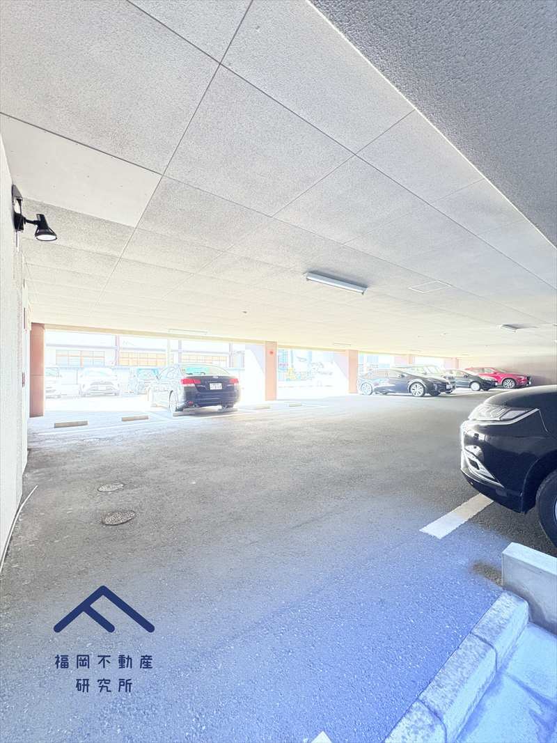 アンピール博多駅の駐車場