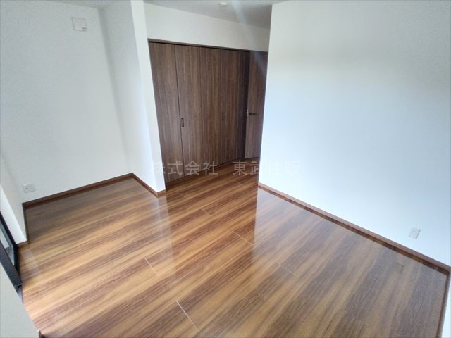 【寝室】 | 鶴ヶ島市下新田 | 1階洋室7.8帖、寝室にいかがでしょうか