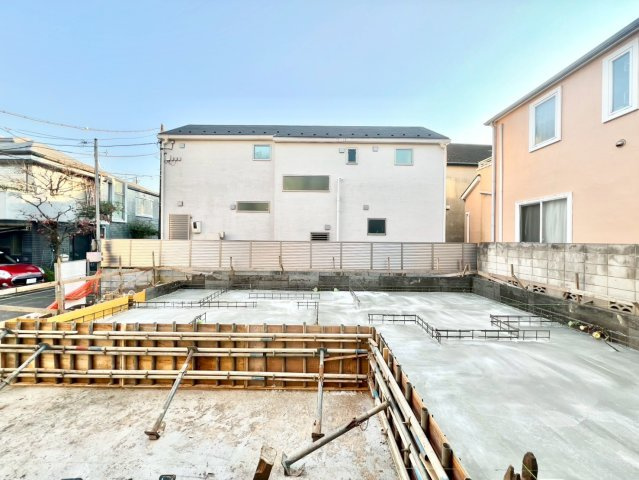 世田谷区深沢1丁目　新築戸建の外観|2025.11.20撮影

現地ご見学希望・資料請求などお気軽にお問い合わせ下さい！
03-5990-5201