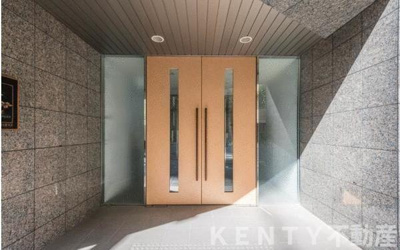 【エントランス】 | プリムローズ蒲田センタープレイス | 収納があります