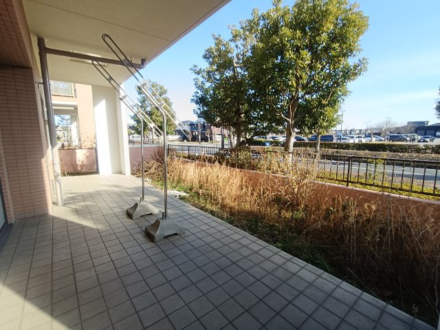 ウッドパーク吉川きよみ野Ｃ棟のバルコニー|お庭兼バルコニーです