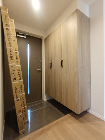 ウッドパーク吉川きよみ野Ｃ棟の玄関|玄関です