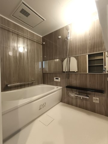 ウッドパーク吉川きよみ野Ｃ棟の浴室|浴室換気乾燥機は湿度が高いお風呂でも換気と乾燥が出来るのでカビの抑制に効果的です