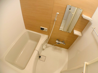 シンプルで清潔な浴室です！