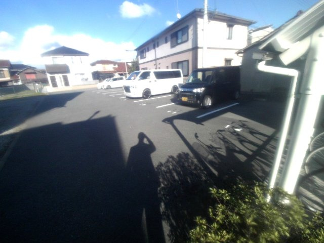 フォンターナ江井島の駐車場