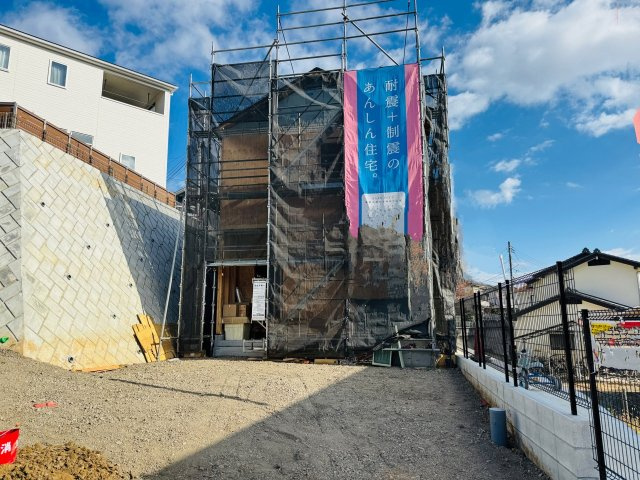 八王子市　川口町　新築一戸建て　９１期の外観|～カーライフを満喫♪4台分の駐車スペース　ガーデニングや家庭菜園を楽しめる広い庭付き～