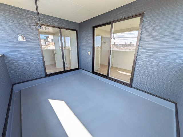 八王子市　川口町　新築一戸建て　９１期のバルコニー|～急な雨も安心のインナーバルコニーです～