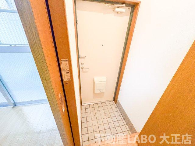 メゾンヒデックスの玄関