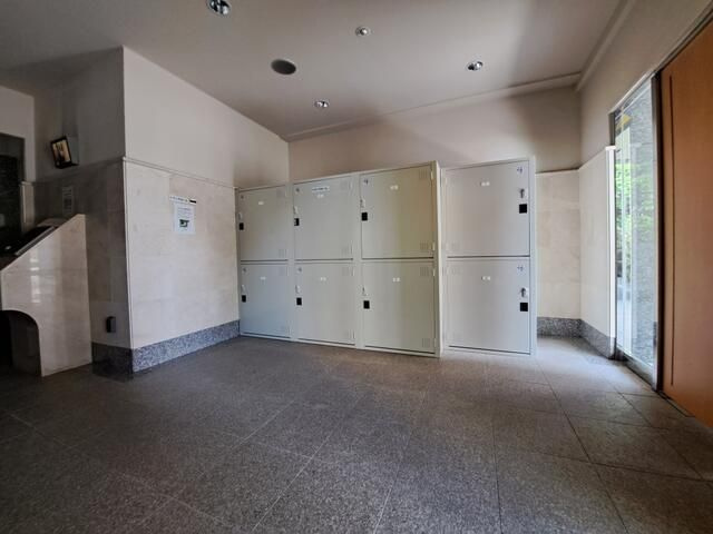 日神デュオステージ新宿外苑東通りのロビー