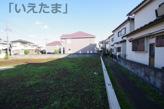 【前面道路含む現地写真】 | 【仲介手数料無料！！】府中市若松町4丁目　売地（全3区画）Ａ区画　4280万円 | 南側水路