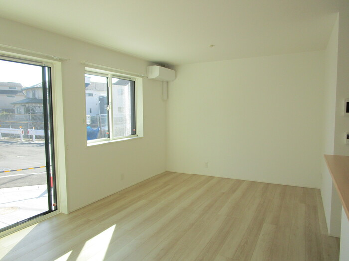 大野町2丁目戸建貸家の居間・リビング