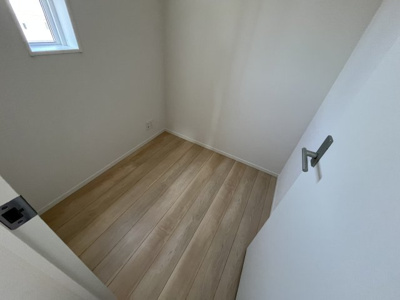 【洋室】 | 【20万円ｷｬｯｼｭﾊﾞｯｸ対象物件】クレーデルガーデン川西町下永第1 全3棟 3号棟 | ストレージルーム