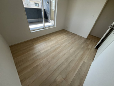 【洋室】 | 【20万円ｷｬｯｼｭﾊﾞｯｸ対象物件】クレーデルガーデン川西町下永第1 全3棟 3号棟